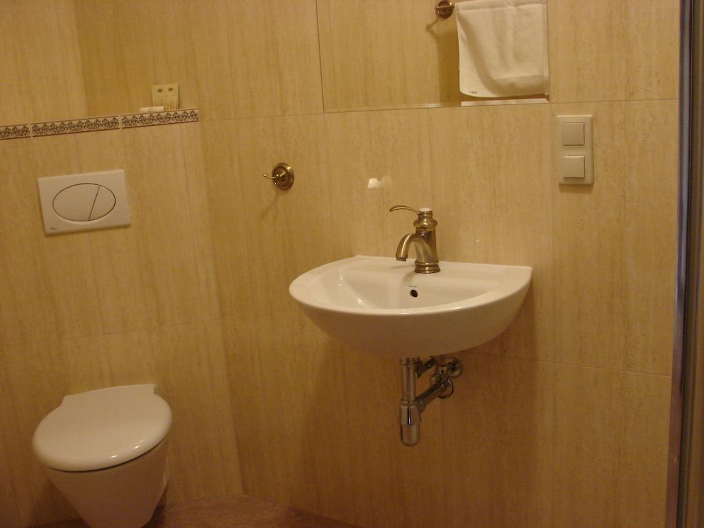 Gosc W Dom Hotel Zbaszynek ภายนอก รูปภาพ